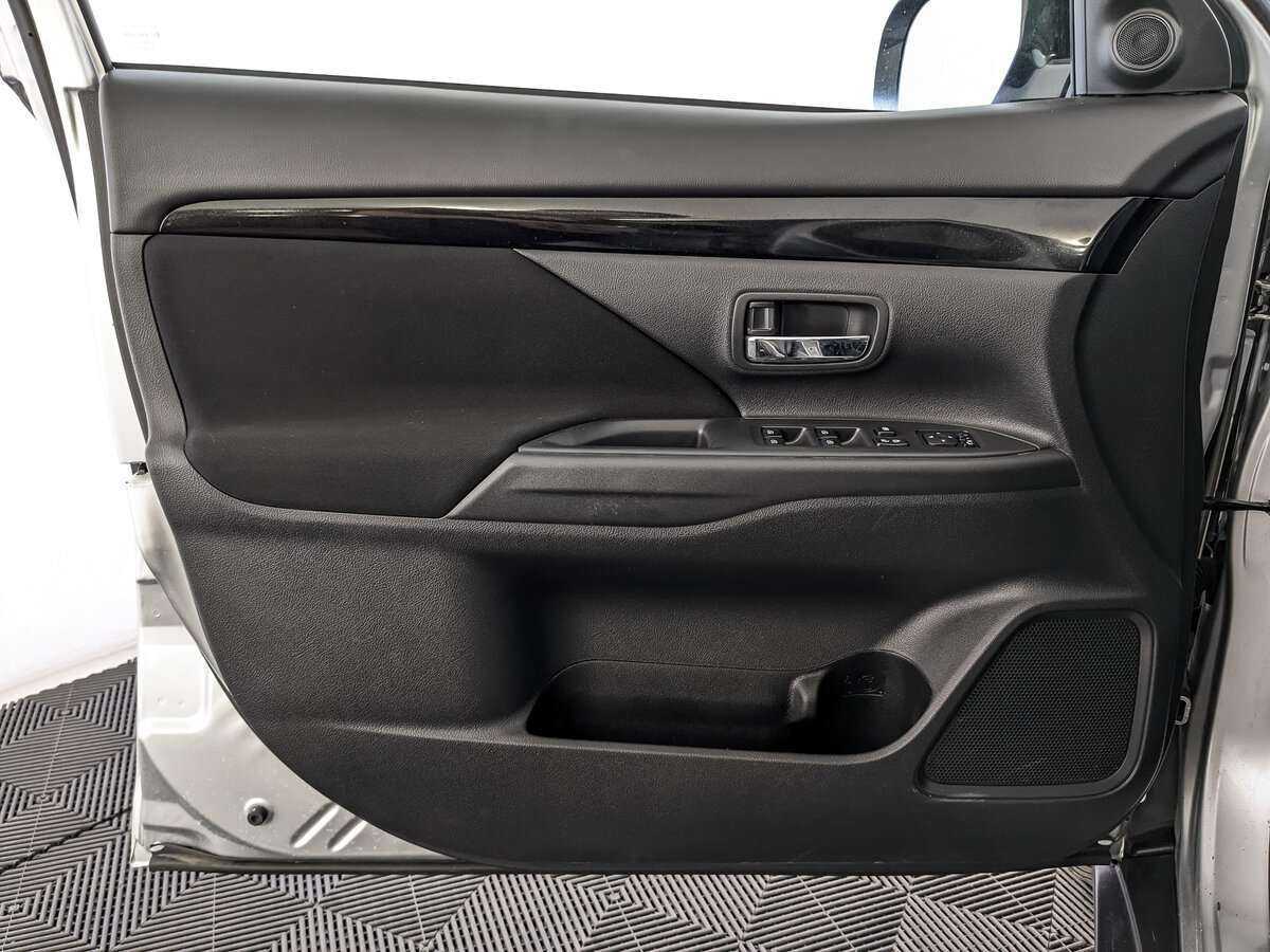 Mitsubishi Outlander 2020 года с пробегом. Фото: #16