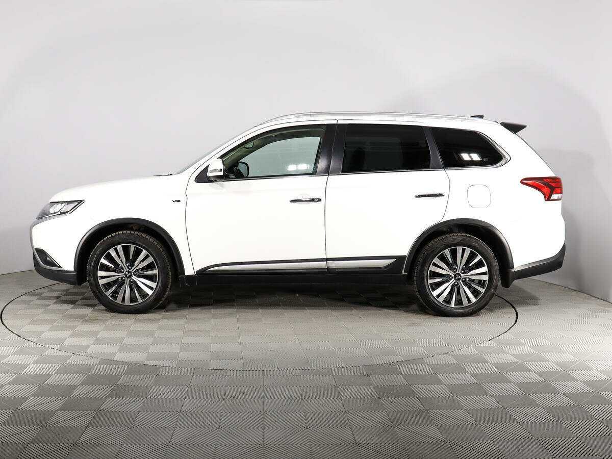 Mitsubishi Outlander 2019 года с пробегом. Фото: #3