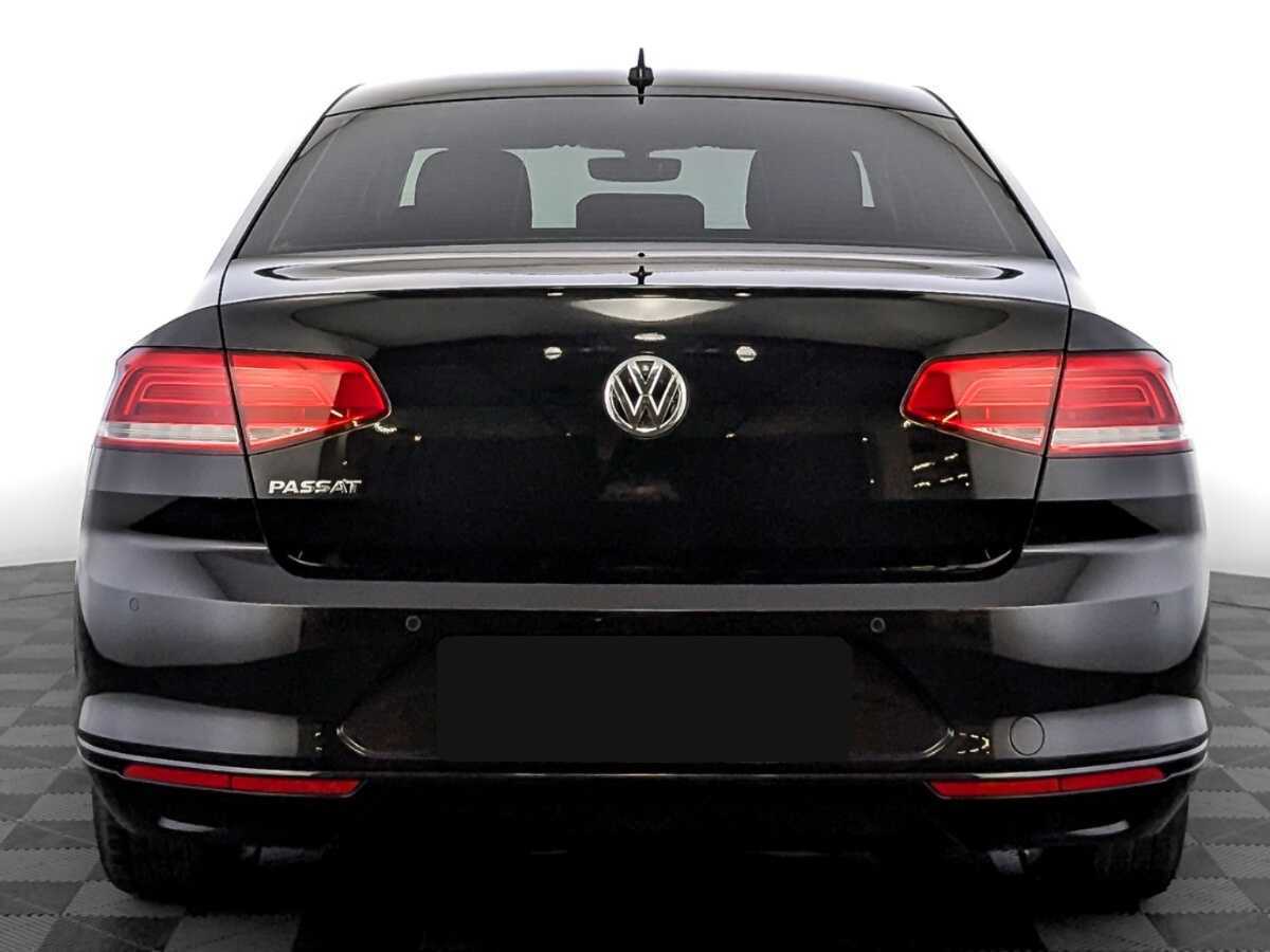Volkswagen Passat 2018 года с пробегом. Фото: #5