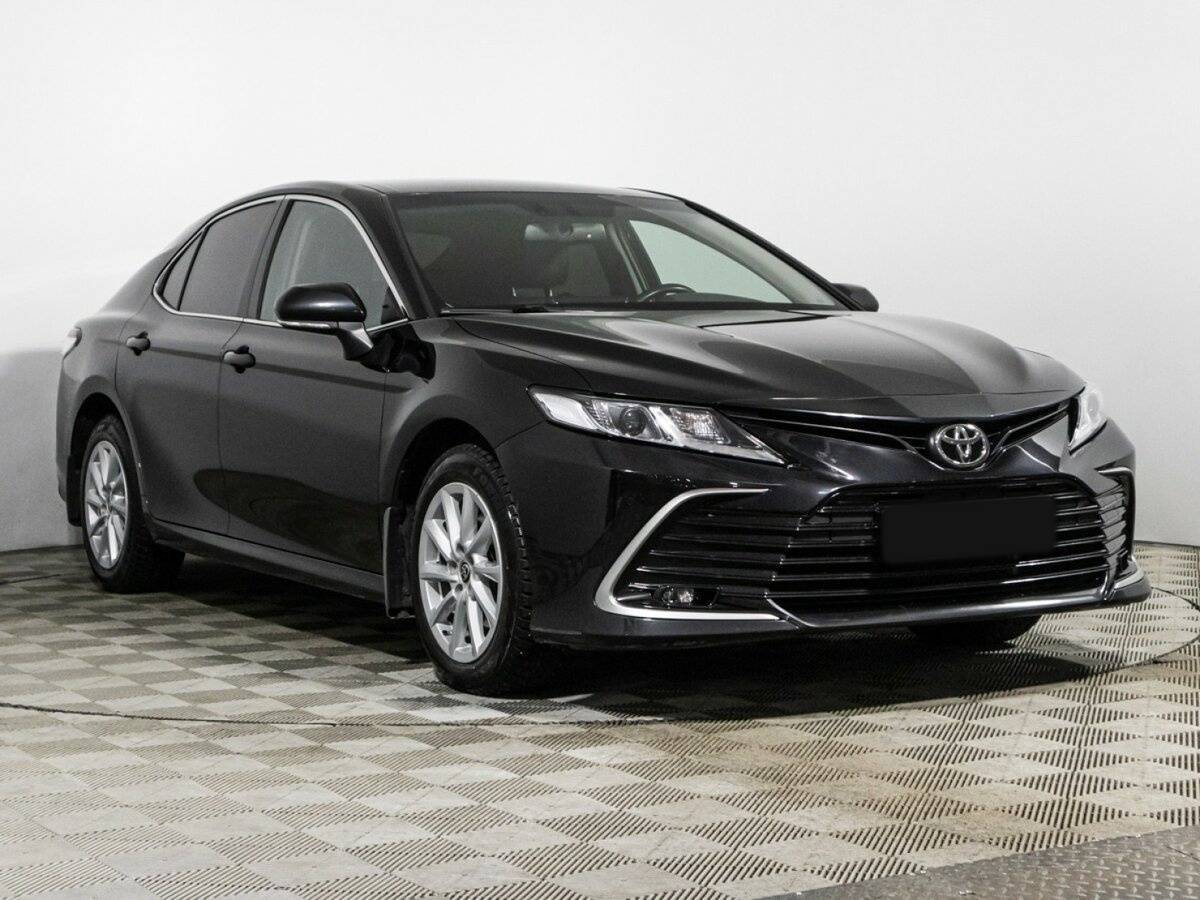 Toyota Camry 2021 года с пробегом. Фото: #2