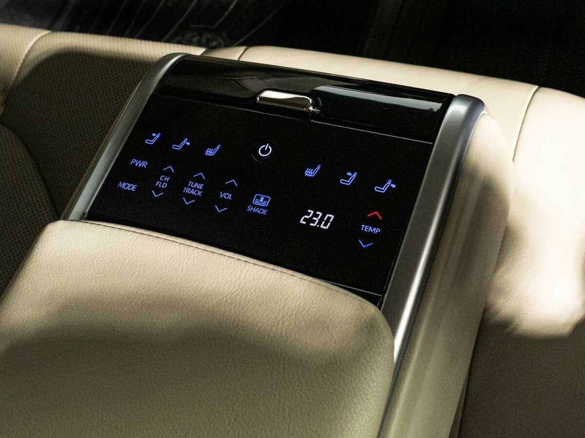 Toyota Camry 2018 года с пробегом. Фото: #26
