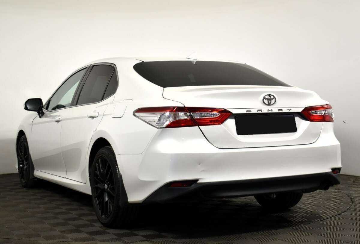 Toyota Camry 2021 года с пробегом. Фото: #5