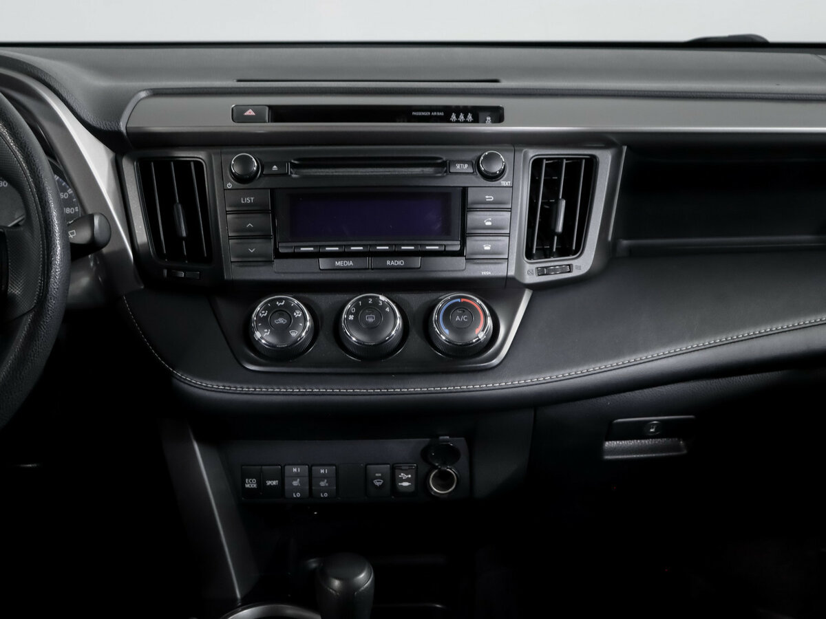 Toyota RAV4 2017 года с пробегом. Фото: #12
