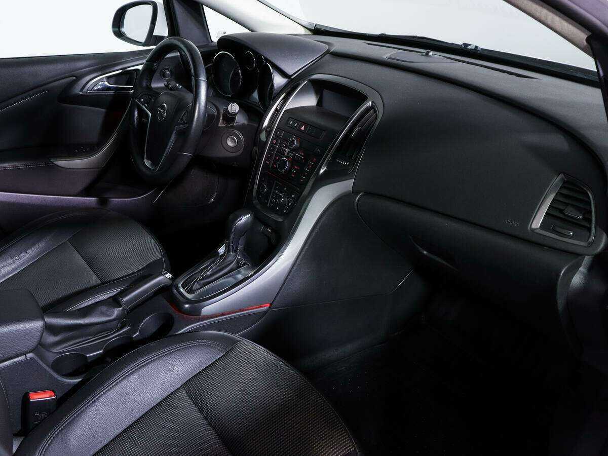Opel Astra 2012 года с пробегом. Фото: #8