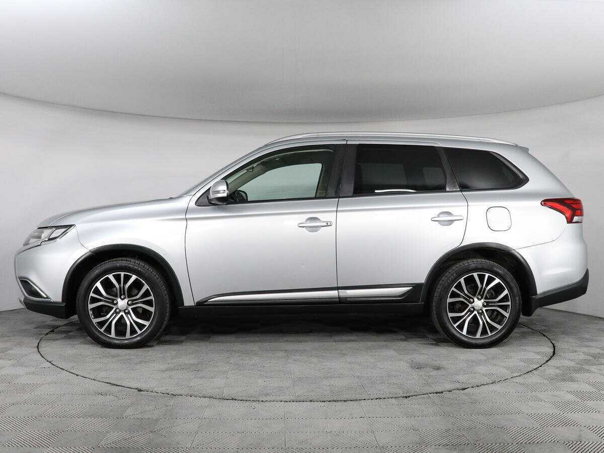 Mitsubishi Outlander 2017 года с пробегом. Фото: #7
