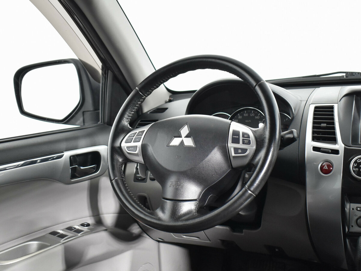 Mitsubishi Pajero Sport 2012 года с пробегом. Фото: #13