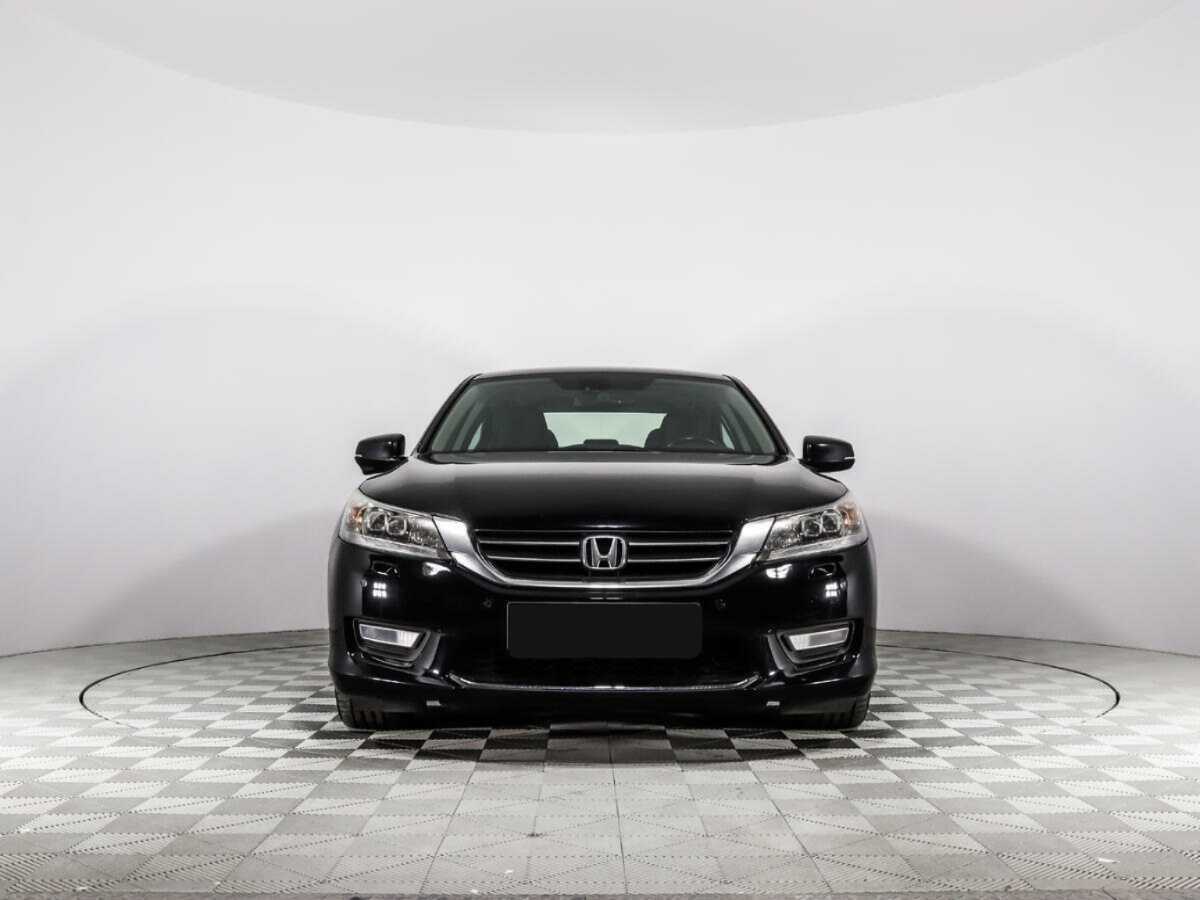 Honda Accord 2013 года с пробегом. Фото: #1