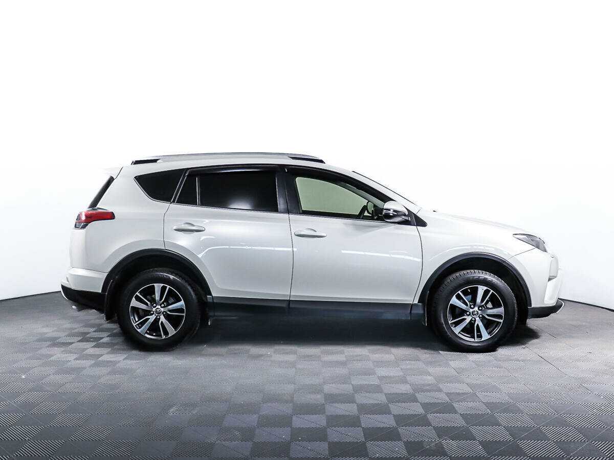 Toyota RAV4 2016 года с пробегом. Фото: #1
