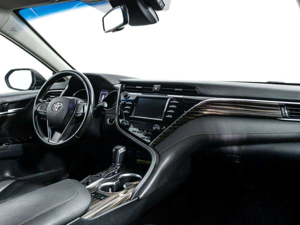 Toyota Camry 2018 года с пробегом. Фото: #8