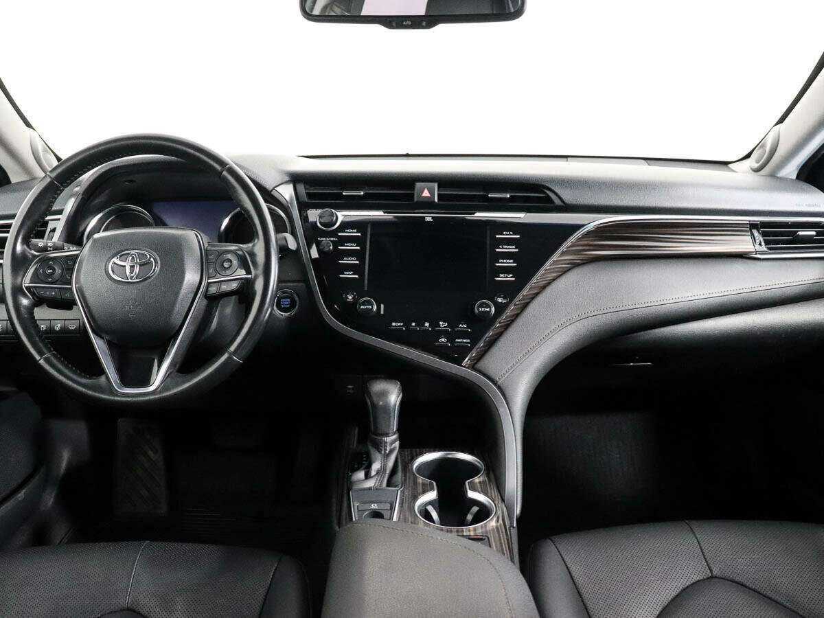 Toyota Camry 2018 года с пробегом. Фото: #10