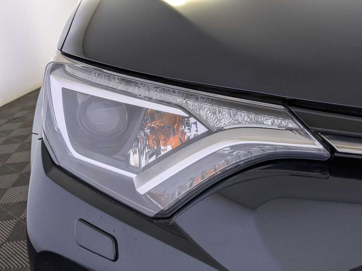 Toyota RAV4 2017 года с пробегом. Фото: #9