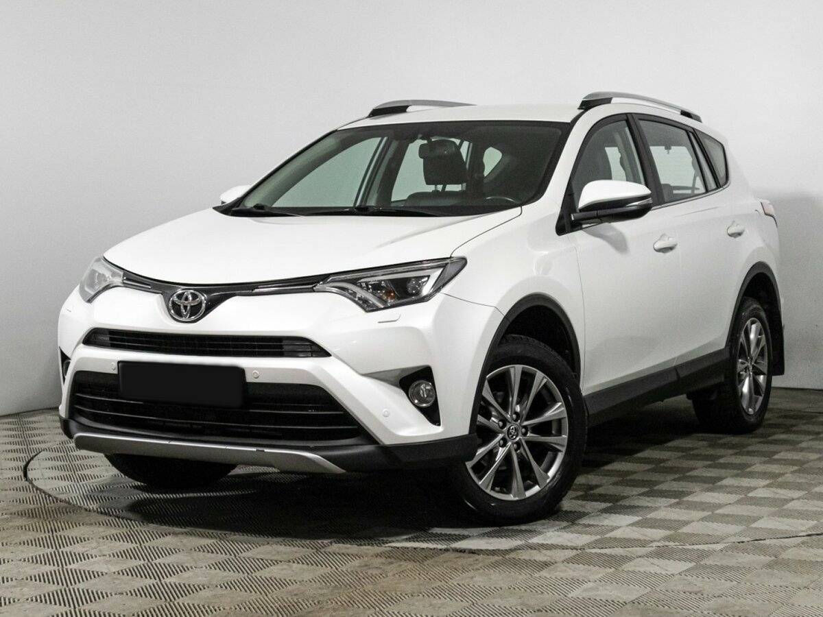 Toyota RAV4 2018 года с пробегом. Посмотреть фото