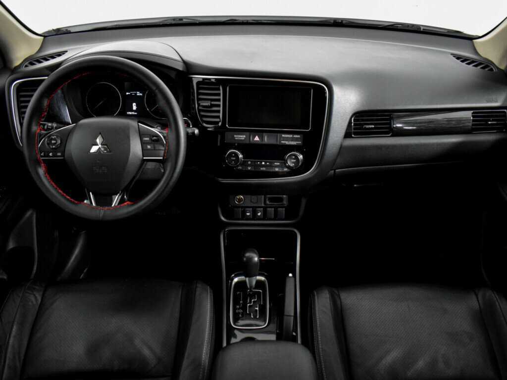 Mitsubishi Outlander 2017 года с пробегом. Фото: #13