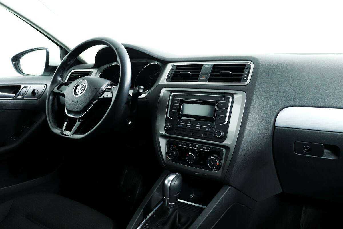 Volkswagen Jetta 2018 года с пробегом. Фото: #8