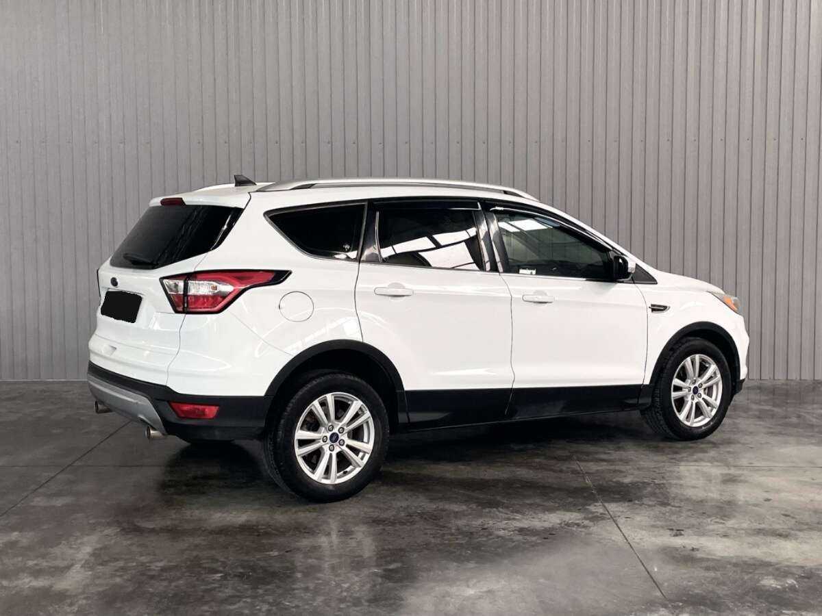 Ford Kuga 2017 года с пробегом. Фото: #4