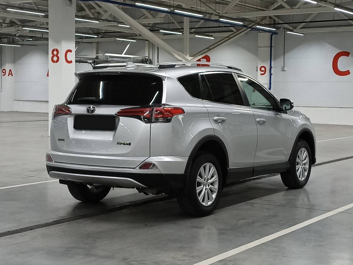 Toyota RAV4 2019 года с пробегом. Фото: #4
