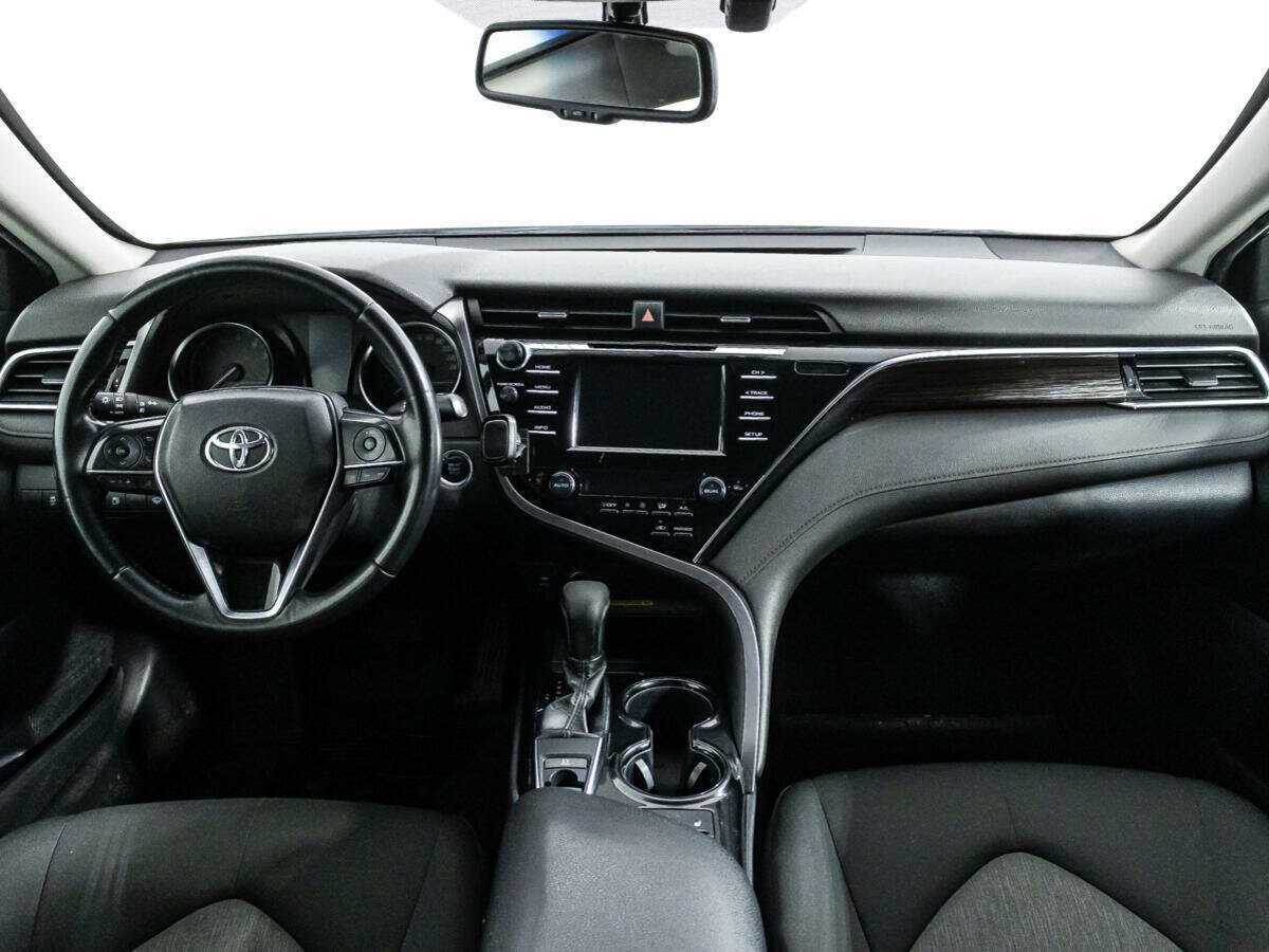 Toyota Camry 2019 года с пробегом. Фото: #12