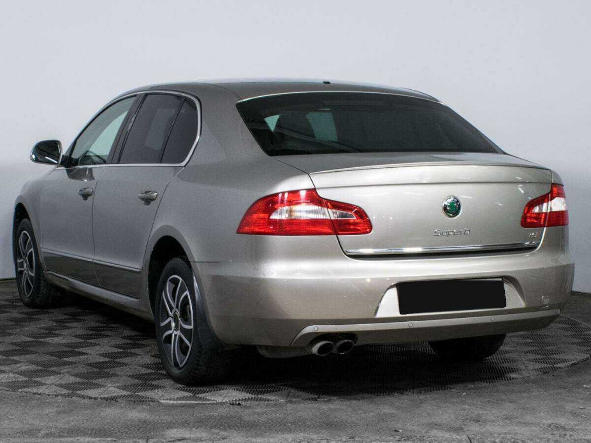 Skoda Superb 2013 года с пробегом. Фото: #6