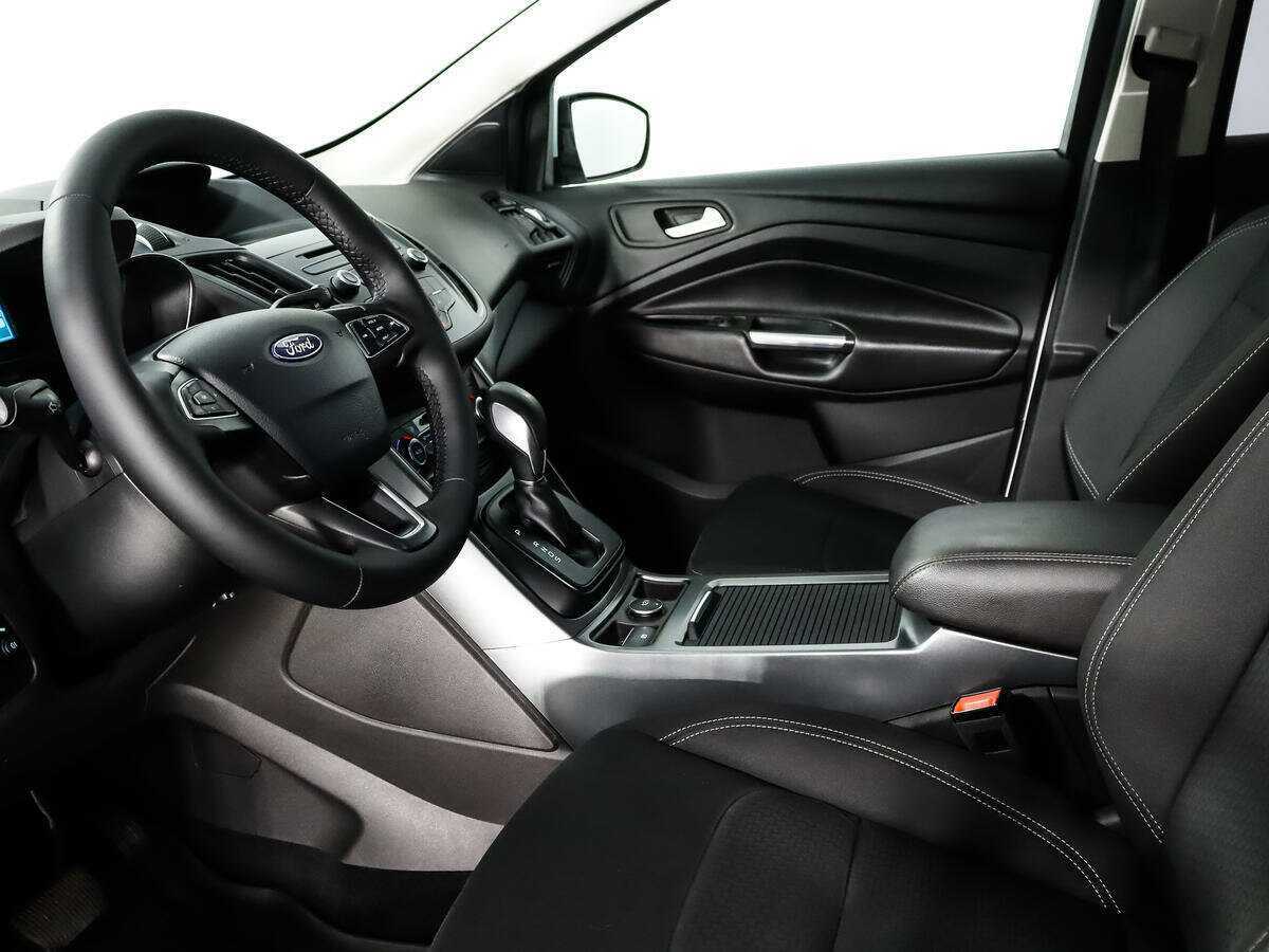Ford Kuga 2017 года с пробегом. Фото: #5