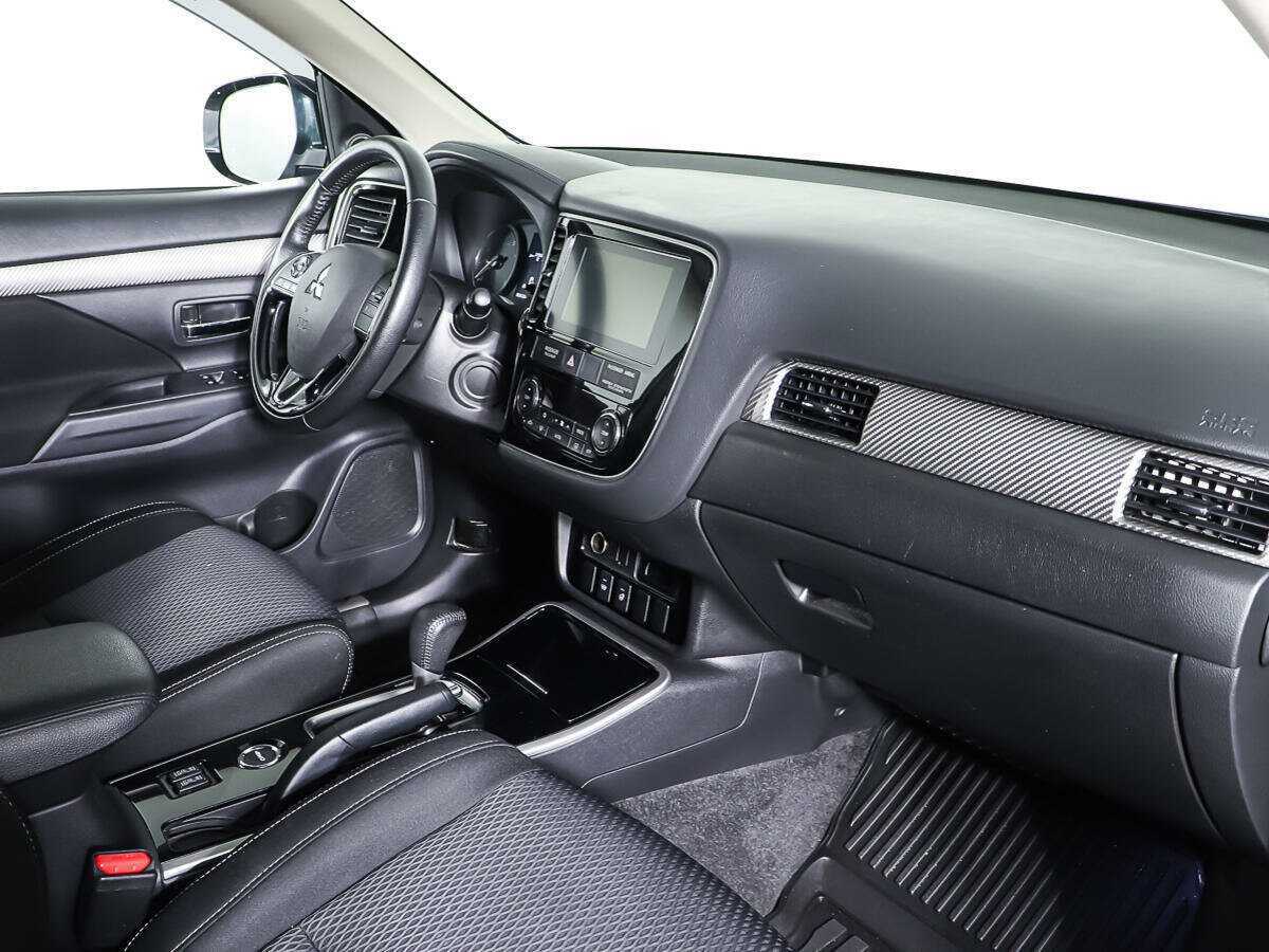 Mitsubishi Outlander 2018 года с пробегом. Фото: #7