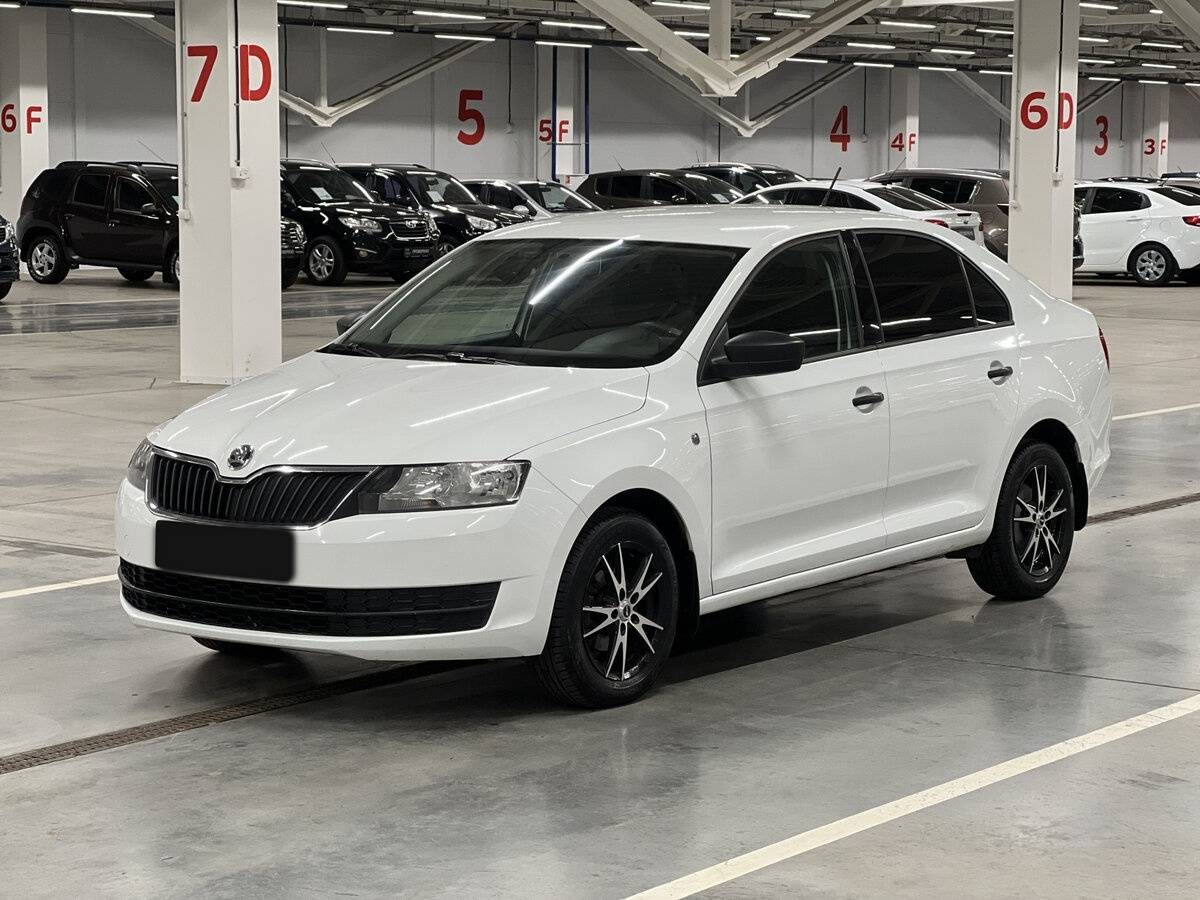 Skoda Rapid 2016 года с пробегом. Посмотреть фото