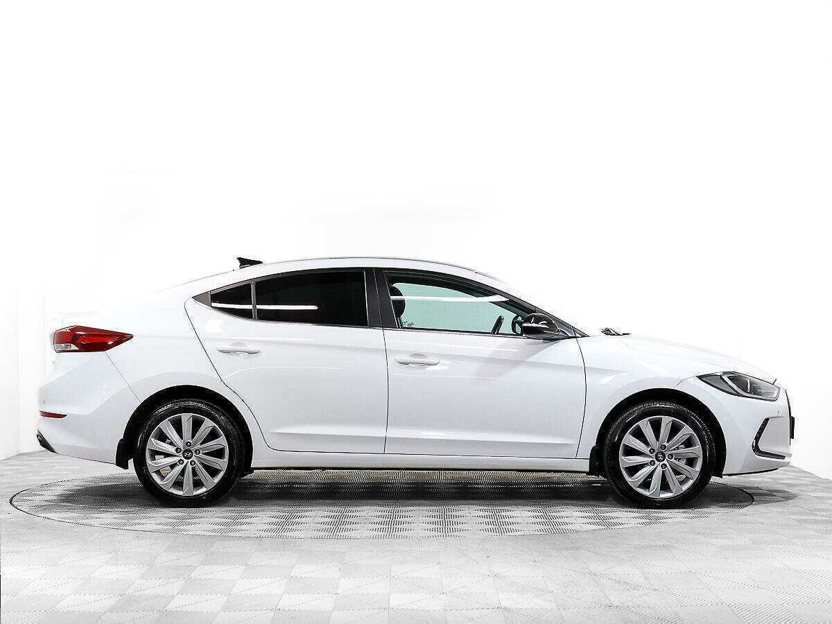 Hyundai Elantra 2017 года с пробегом. Фото: #2