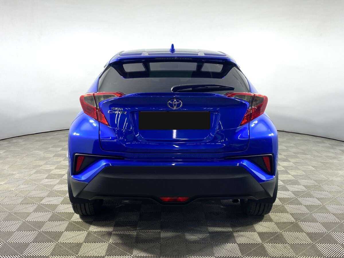Toyota C-HR 2019 года с пробегом. Фото: #4
