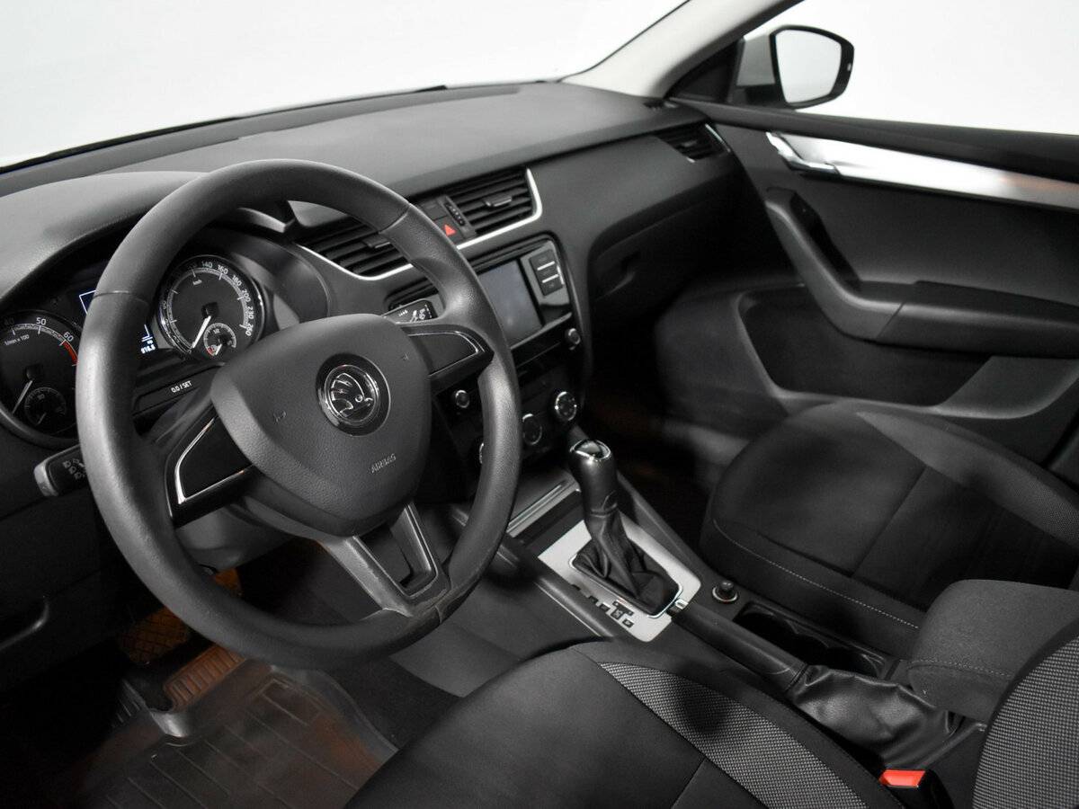 Skoda Octavia 2018 года с пробегом. Фото: #6