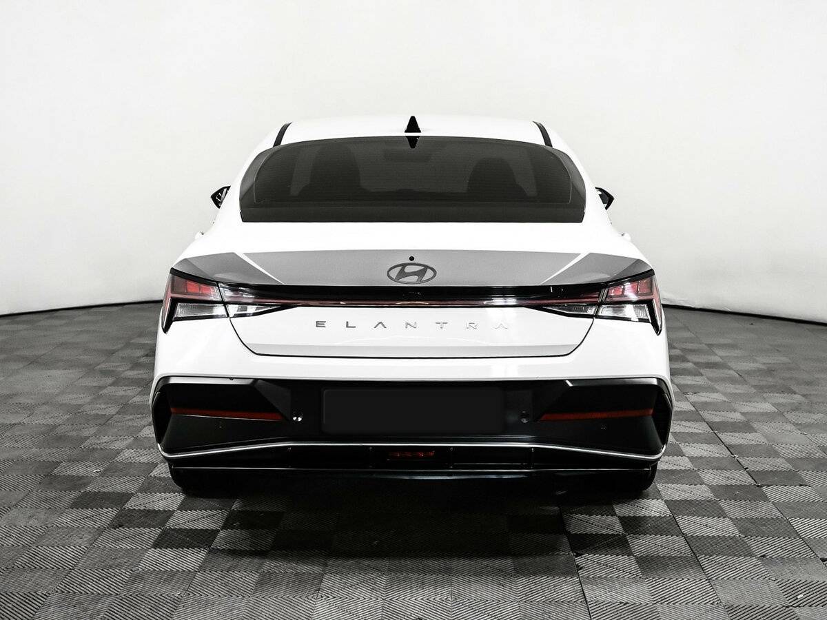 Hyundai Elantra 2023 года с пробегом. Фото: #5