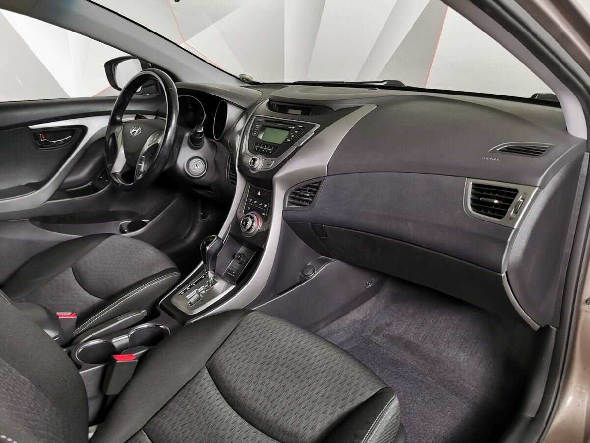 Hyundai Elantra 2012 года с пробегом. Фото: #8