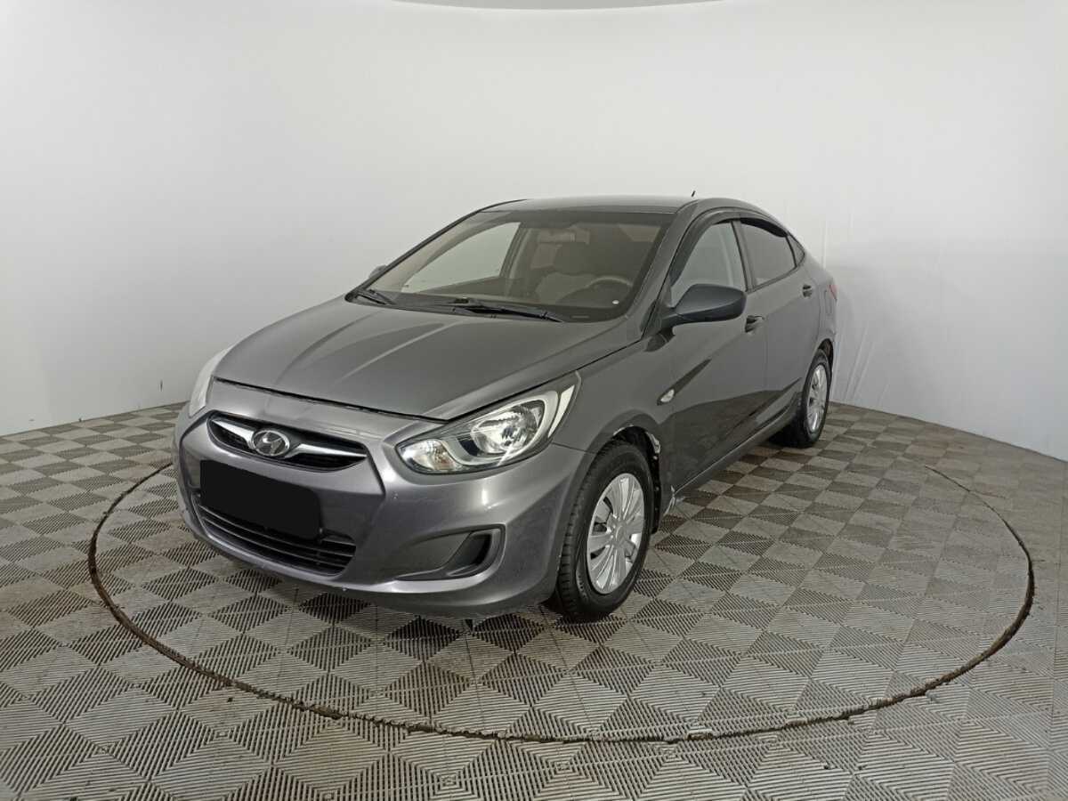 Hyundai Solaris 2013 года с пробегом. Посмотреть фото
