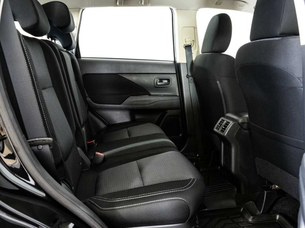 Mitsubishi Outlander 2018 года с пробегом. Фото: #12