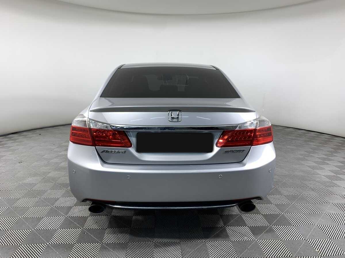 Honda Accord 2013 года с пробегом. Фото: #4
