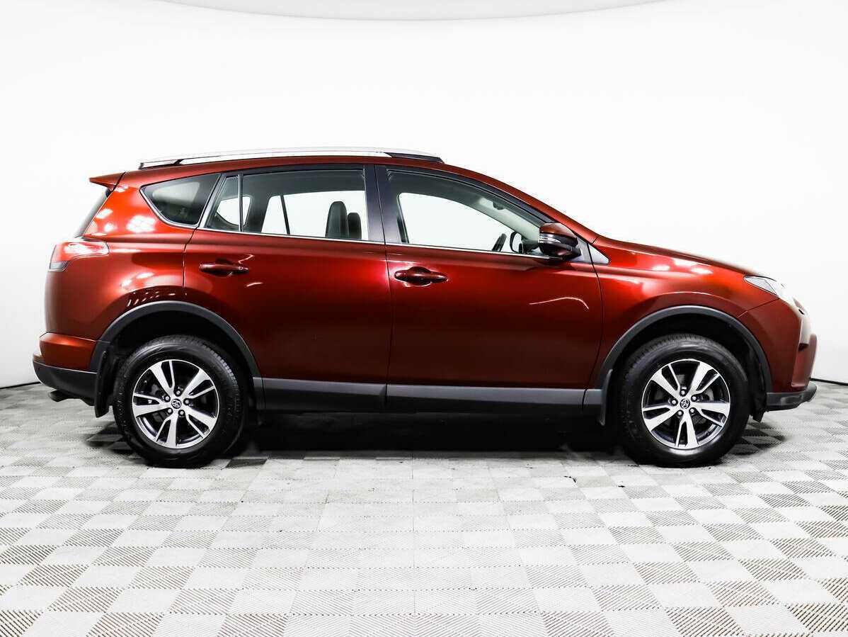 Toyota RAV4 2017 года с пробегом. Фото: #3