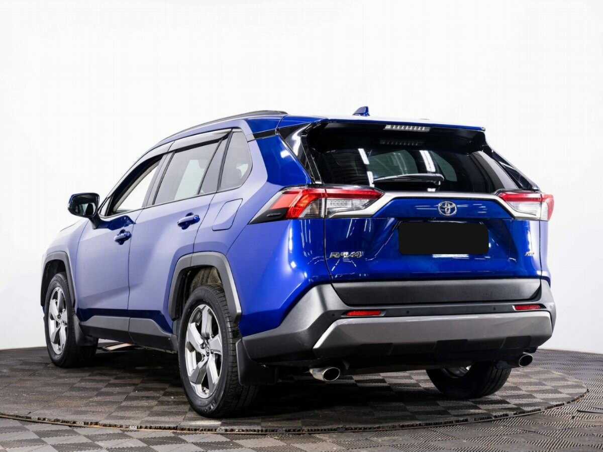 Toyota RAV4 2021 года с пробегом. Фото: #3