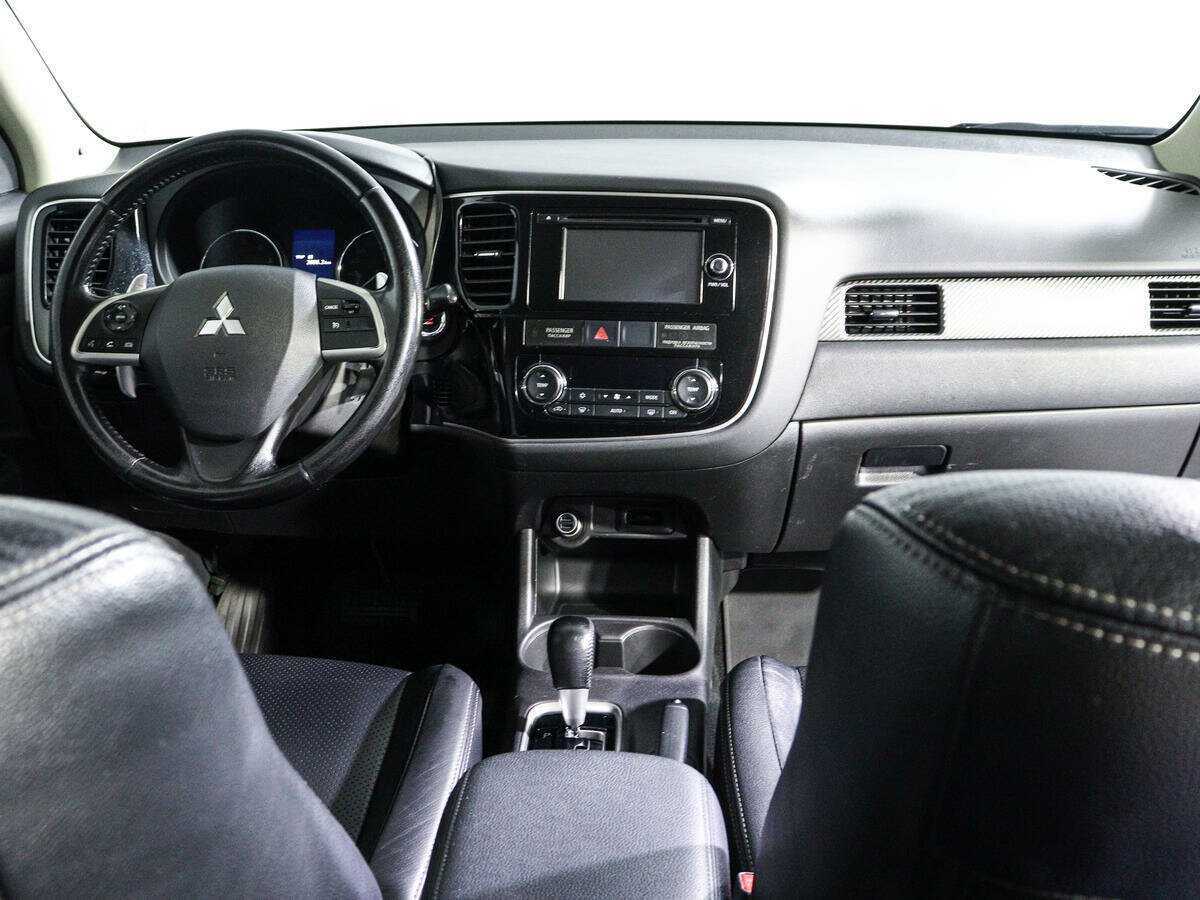 Mitsubishi Outlander 2012 года с пробегом. Фото: #10