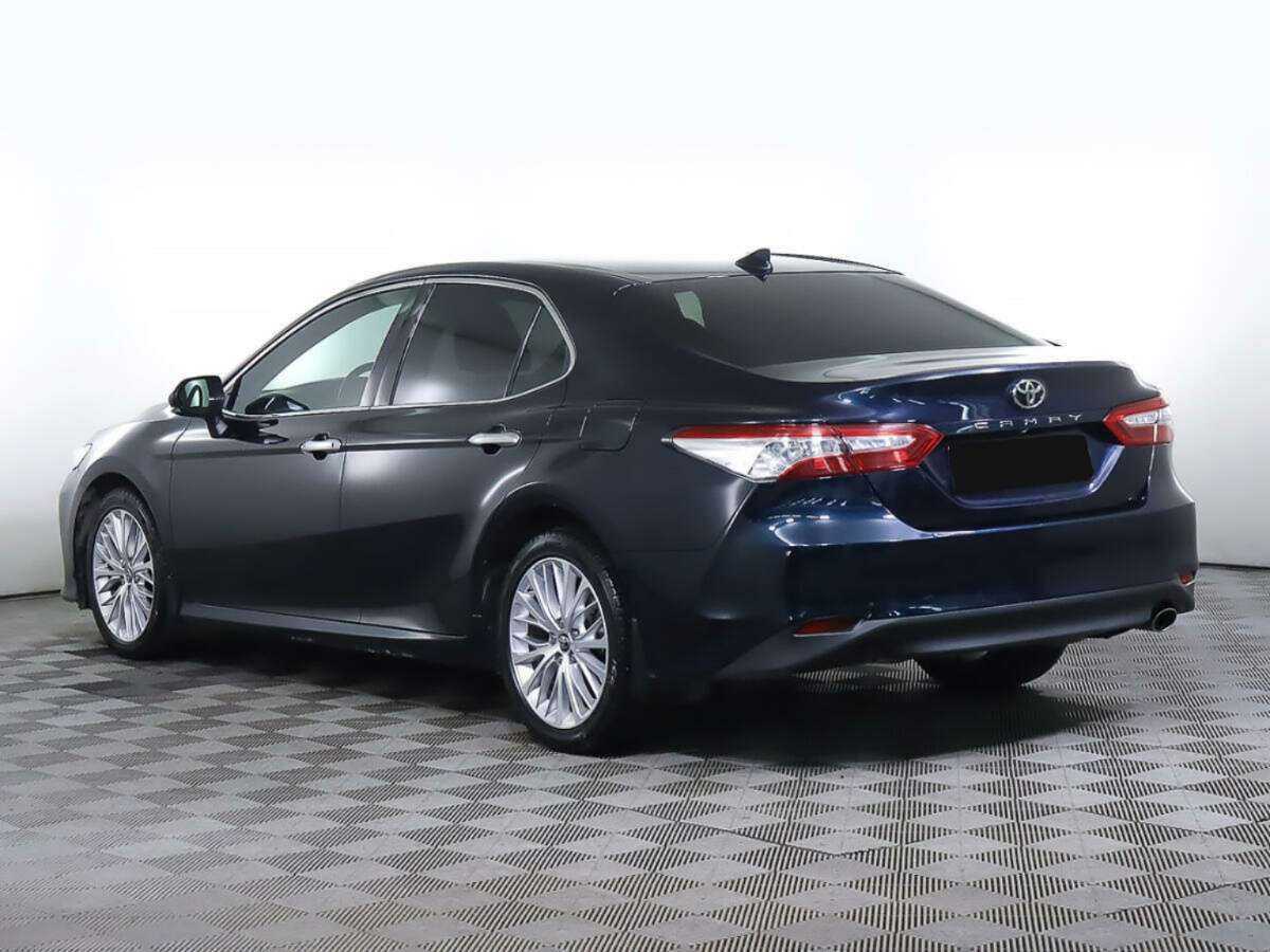 Toyota Camry 2019 года с пробегом. Фото: #5