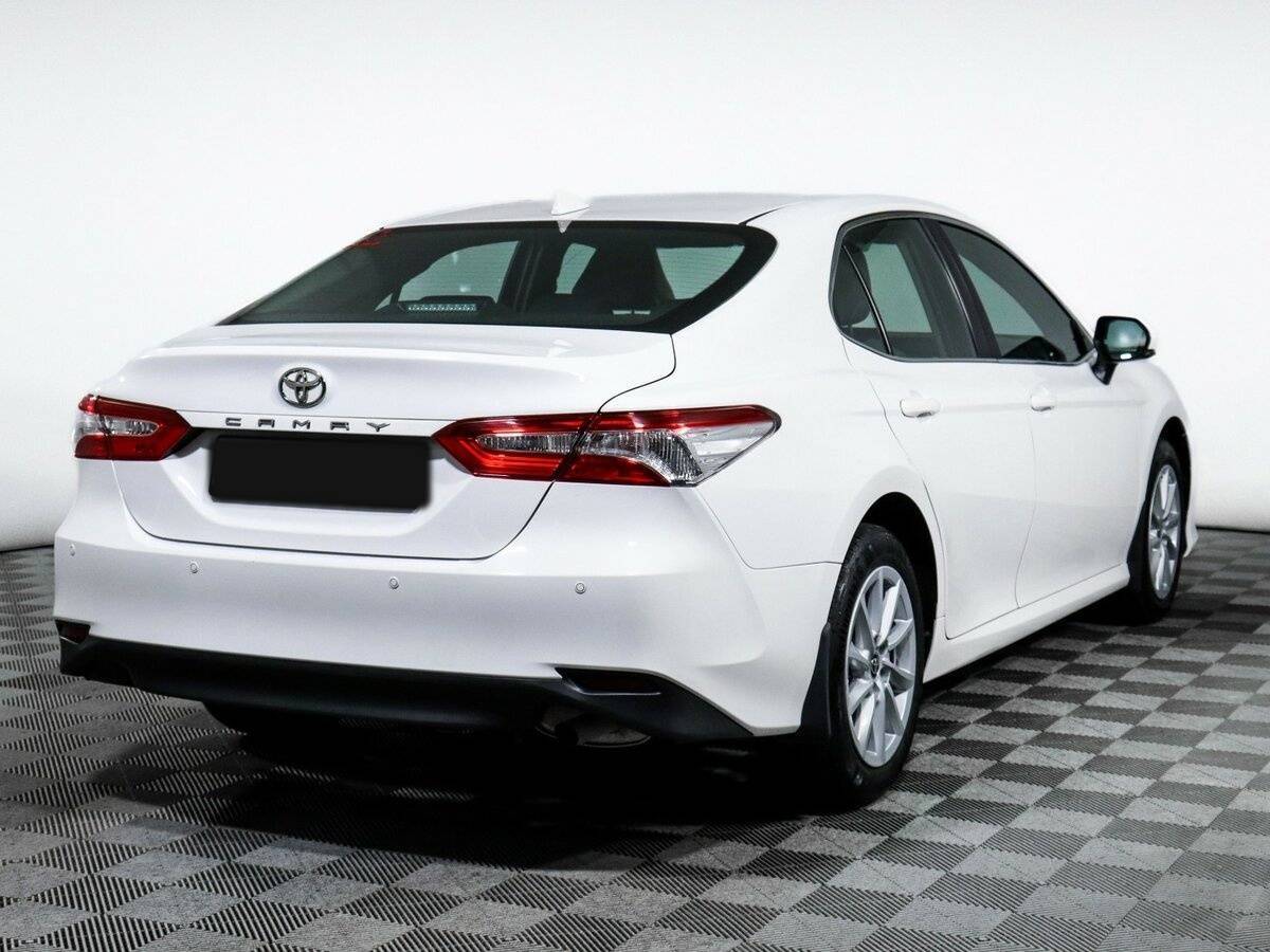Toyota Camry 2021 года с пробегом. Фото: #4