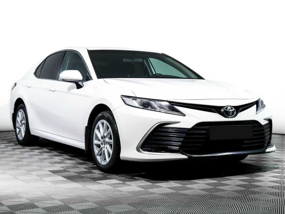 Toyota Camry 2021 года с пробегом. Фото: #2