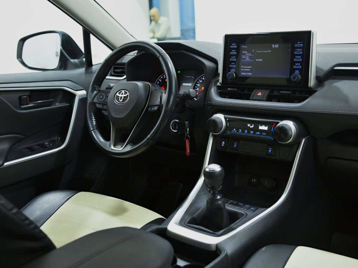 Toyota RAV4 2020 года с пробегом. Фото: #5
