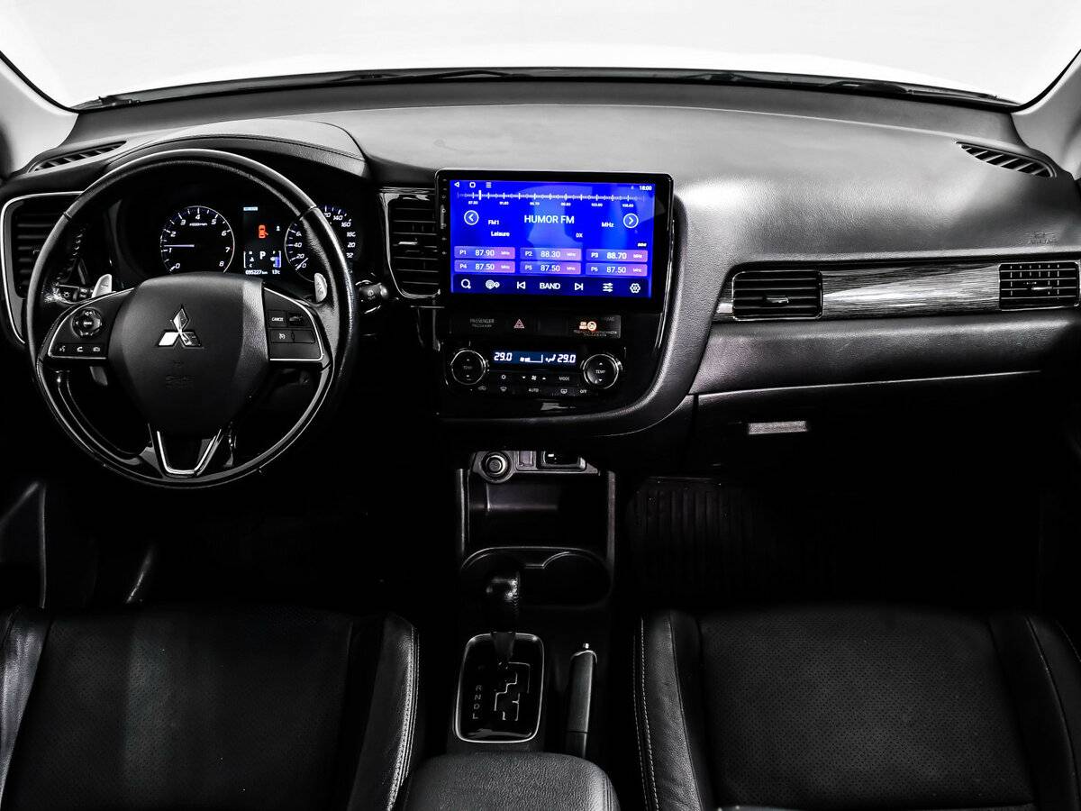 Mitsubishi Outlander 2016 года с пробегом. Фото: #13