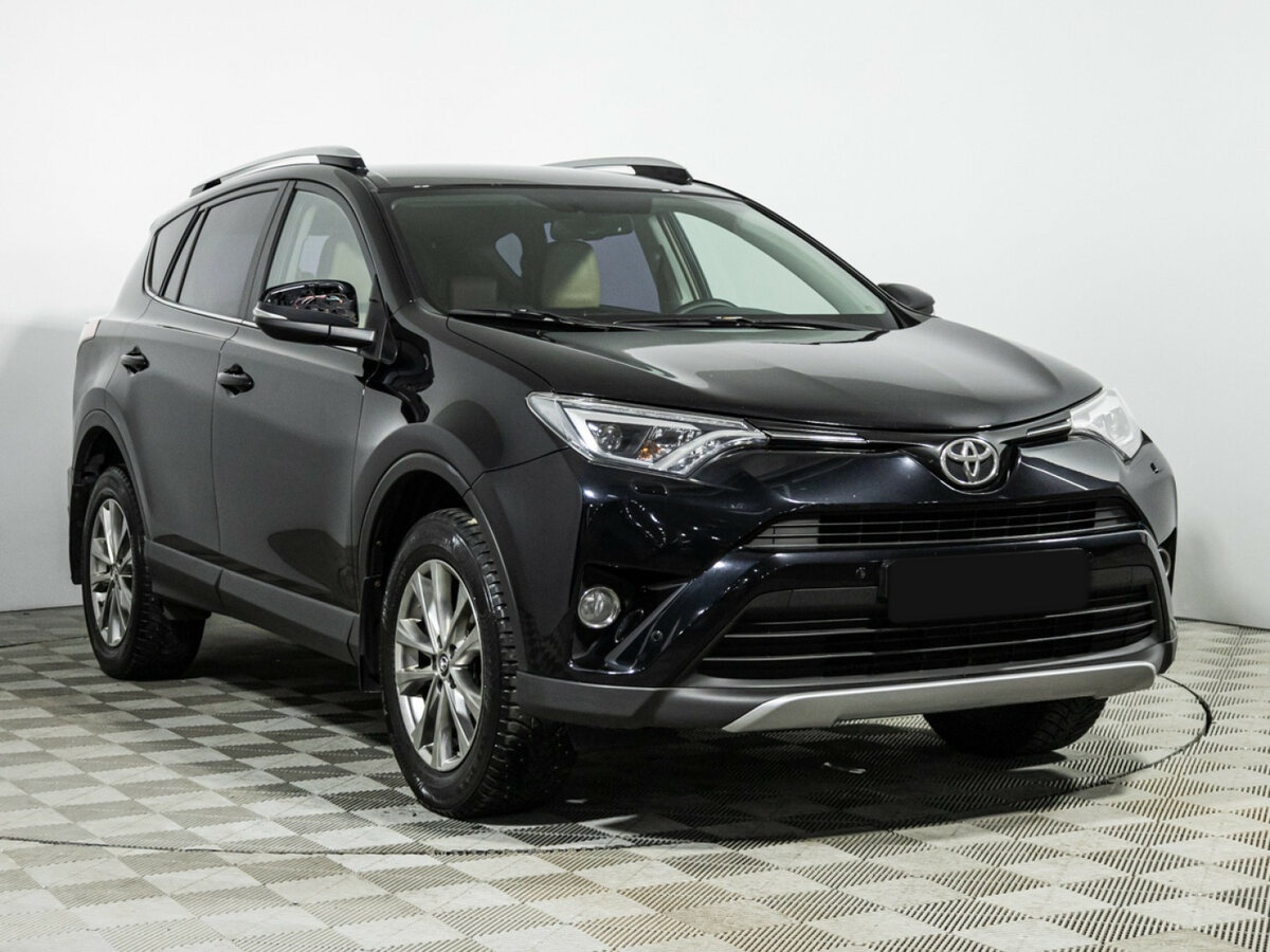 Toyota RAV4 2017 года с пробегом. Фото: #2