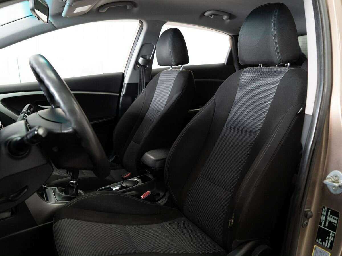 Hyundai i30 2013 года с пробегом. Фото: #5