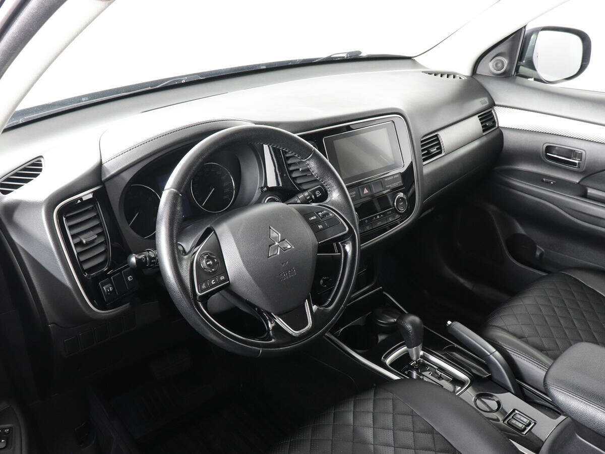 Mitsubishi Outlander 2018 года с пробегом. Фото: #8