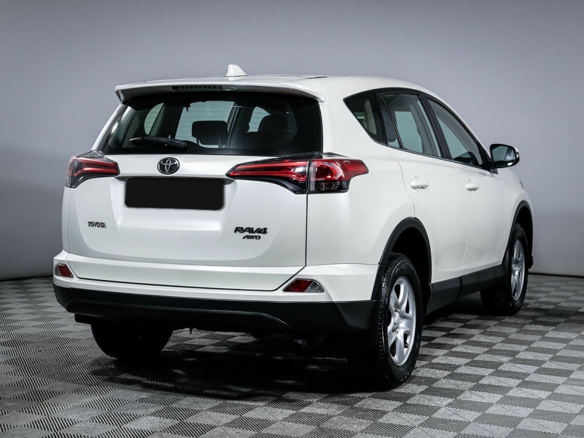 Toyota RAV4 2017 года с пробегом. Фото: #4