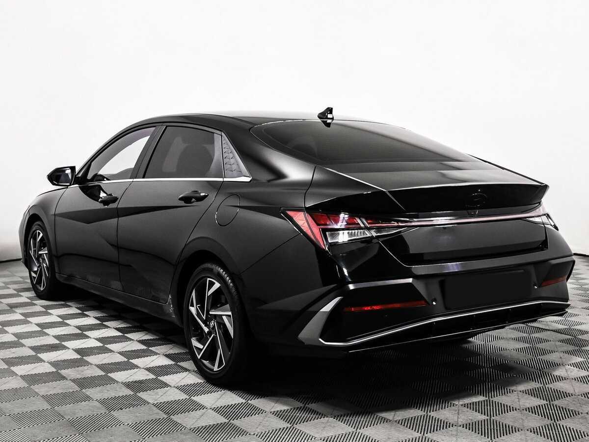 Hyundai Elantra 2024 года с пробегом. Фото: #6