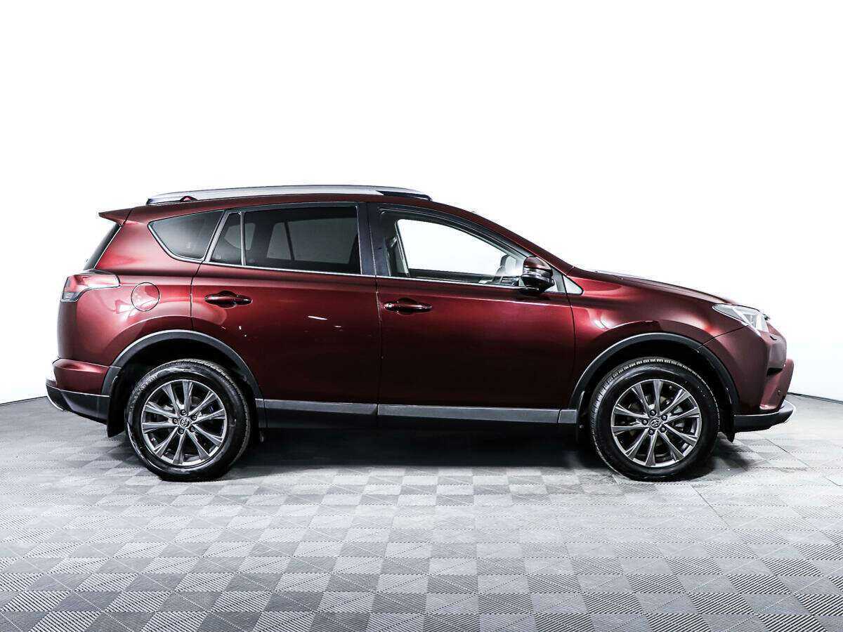 Toyota RAV4 2018 года с пробегом. Фото: #3