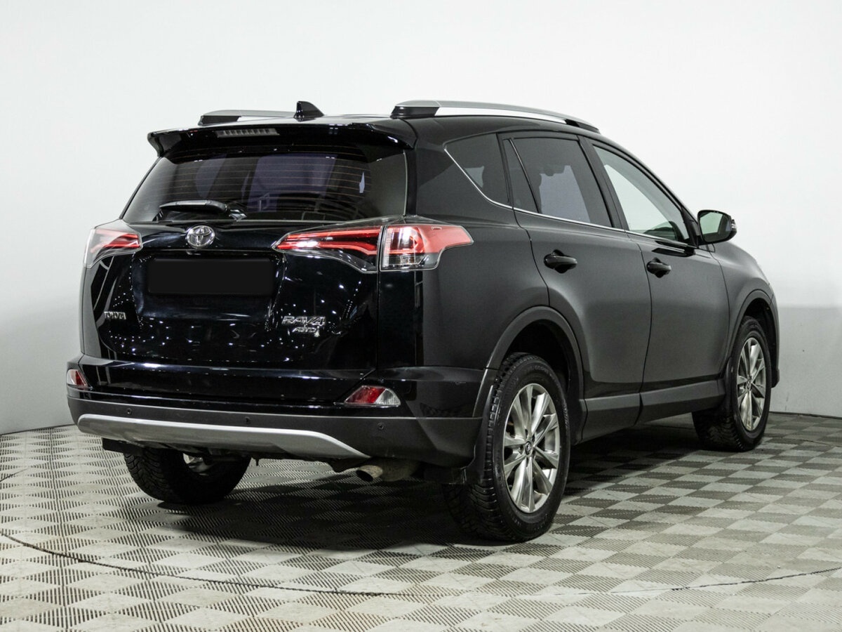 Toyota RAV4 2017 года с пробегом. Фото: #3