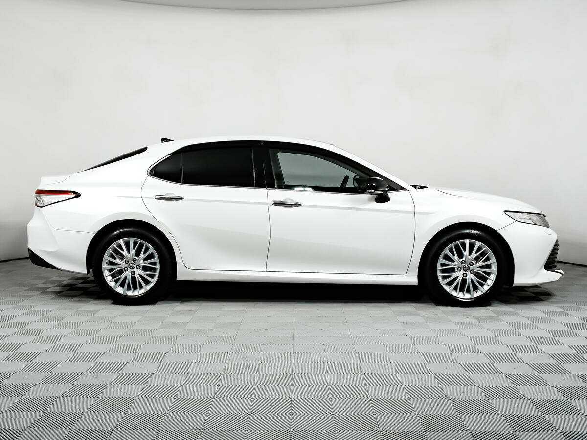 Toyota Camry 2019 года с пробегом. Фото: #3