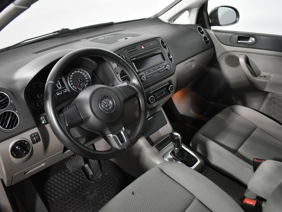 Volkswagen Golf Plus 2012 года с пробегом. Фото: #8